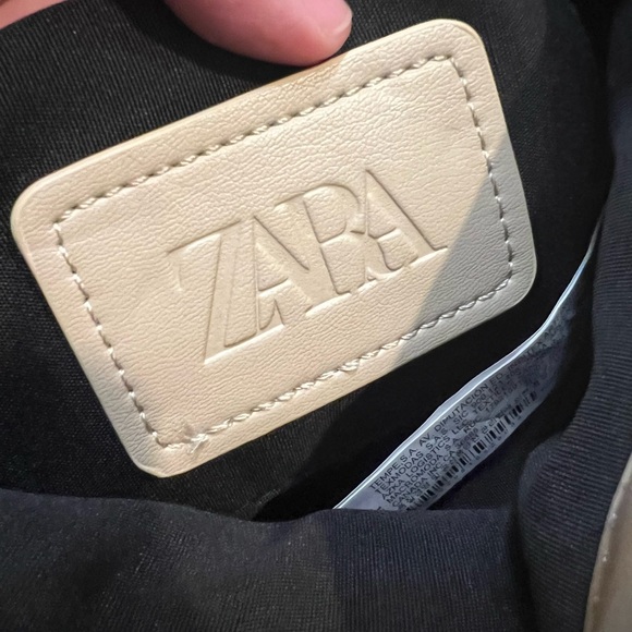 Zara Cream Quilted Flap Shoulder Bag with Gold Chain Shoulder Strap Minimalist - Picture 6 of 6